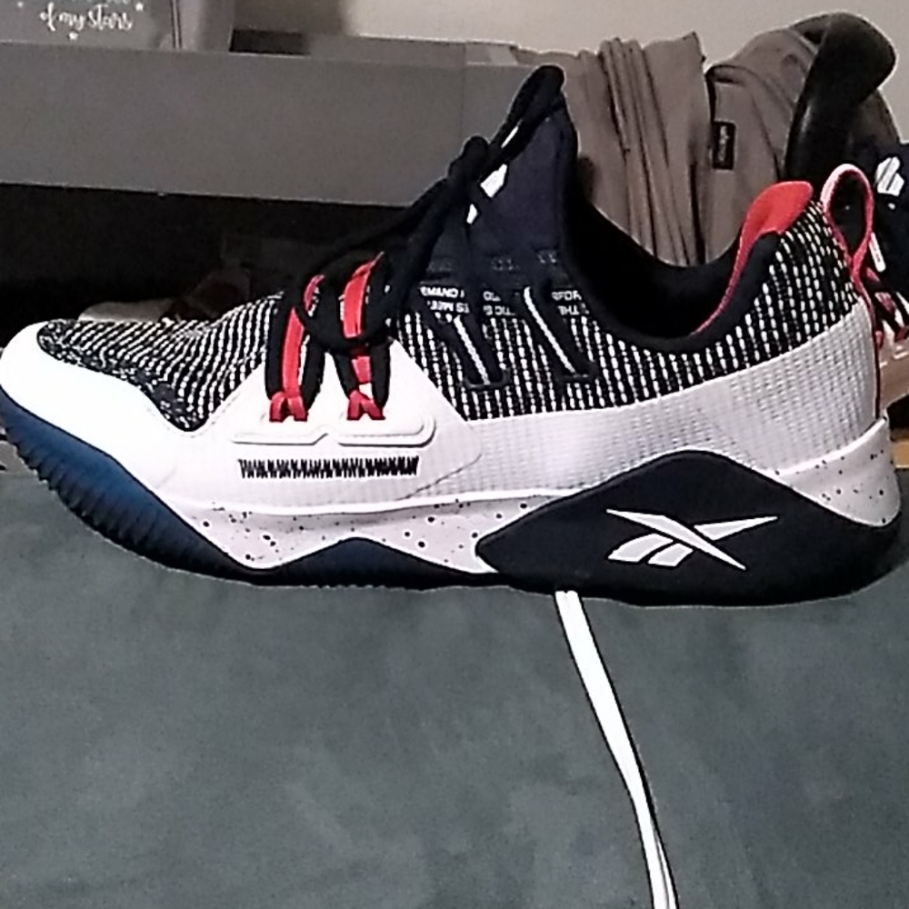 Reebok - Picture 3 of 4